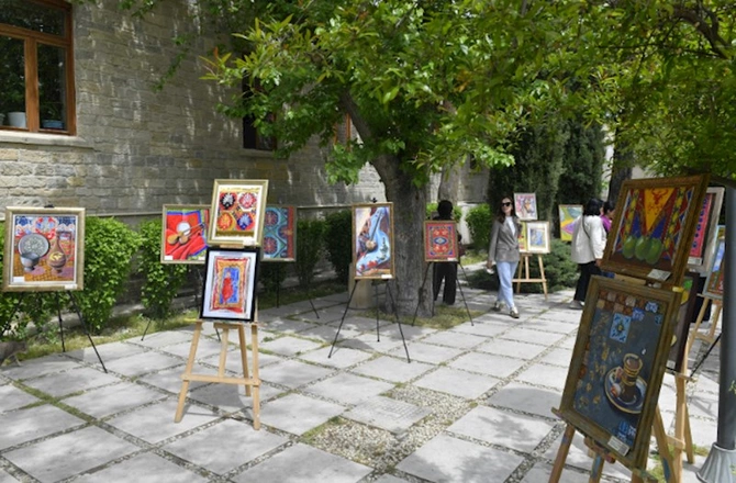 Bakıda ilk Beynəlxalq Xalça Festivalı fəaliyyətə başlayıb — FOTOLAR Bakıda ilk Beynəlxalq Xalça Festivalı fəaliyyətə başlayıb — FOTOLAR