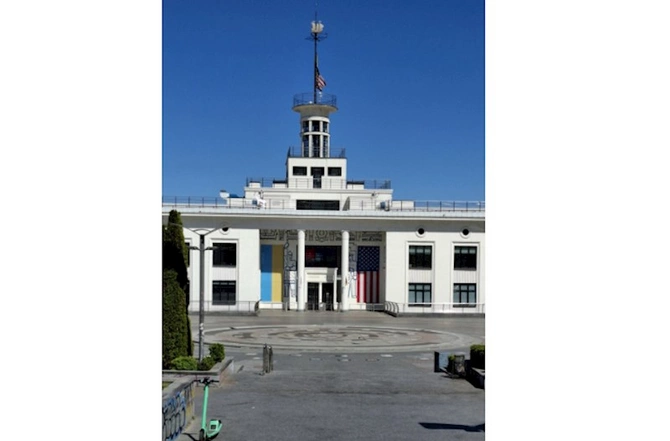 Müharibədə belə füsunkarlığını qoruyan Kiyevdən FOTOREPORTAJ Müharibədə belə füsunkarlığını qoruyan Kiyevdən FOTOREPORTAJ