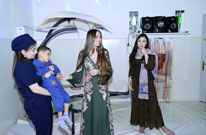 Leyla Əliyeva və Arzu Əliyeva Naxçıvanda — FOTOLAR Leyla Əliyeva və Arzu Əliyeva Naxçıvanda — FOTOLAR