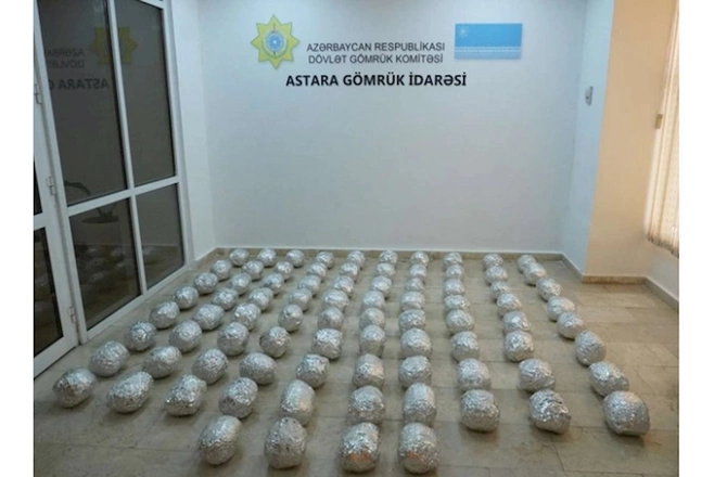 Gömrükçülər təzə qarpızların içərisindən külli miqdarda narkotik tapdılar — FOTOLAR