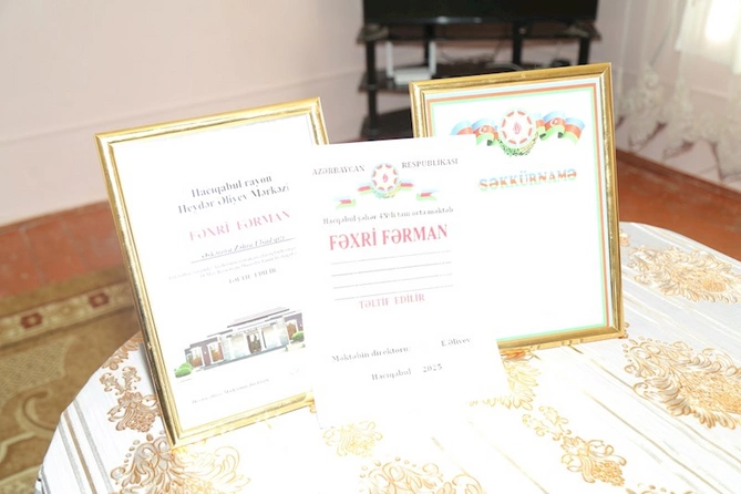 Hacıqabul RİH başçısı imkanları məhdud- xüsusi istedada malik Zəhraya baş çəkib — FOTOLAR Hacıqabul RİH başçısı imkanları məhdud- xüsusi istedada malik Zəhraya baş çəkib — FOTOLAR