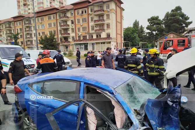 Bakıda dönərçi Rent a Car maşını ilə qəzaya düşüb öldü — FOTOLAR Bakıda dönərçi Rent a Car maşını ilə qəzaya düşüb öldü — FOTOLAR