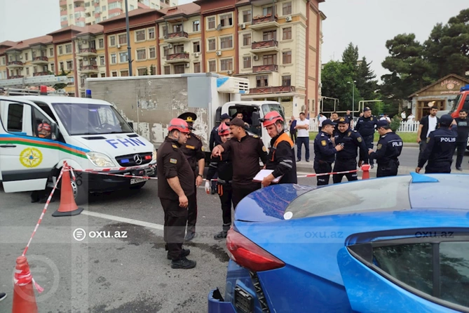 Bakıda dönərçi Rent a Car maşını ilə qəzaya düşüb öldü — FOTOLAR Bakıda dönərçi Rent a Car maşını ilə qəzaya düşüb öldü — FOTOLAR