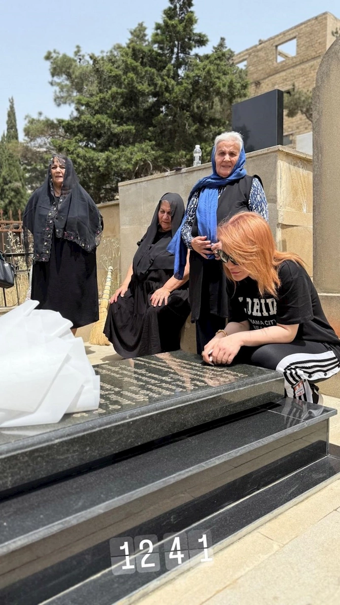 Xatun qardaşının məzarı başında — FOTOLAR