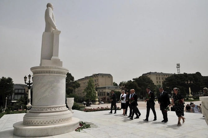 Uşaqların Beynəlxalq Müdafiəsi Günü Abşeronda şəhid övladları ilə birgə qeyd edilib — FOTOLAR Uşaqların Beynəlxalq Müdafiəsi Günü Abşeronda şəhid övladları ilə birgə qeyd edilib — FOTOLAR