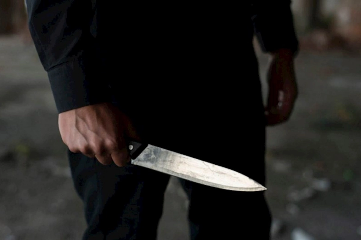 Goranboyda qardaş bacısını BIÇAQLADI