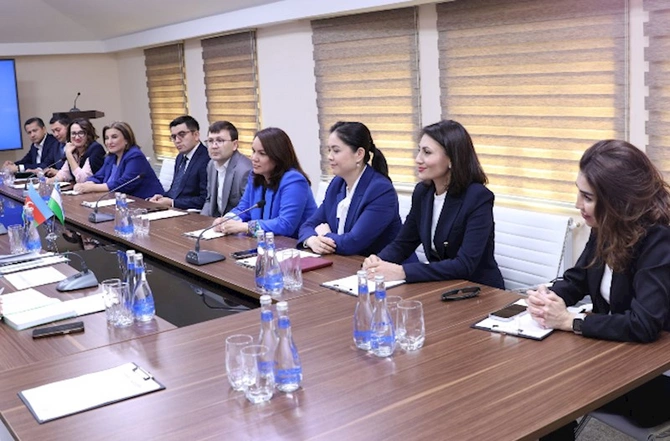 MEDİA Agentliyində Özbəkistan nümayəndələri ilə görüş — FOTOLAR MEDİA Agentliyində Özbəkistan nümayəndələri ilə görüş — FOTOLAR