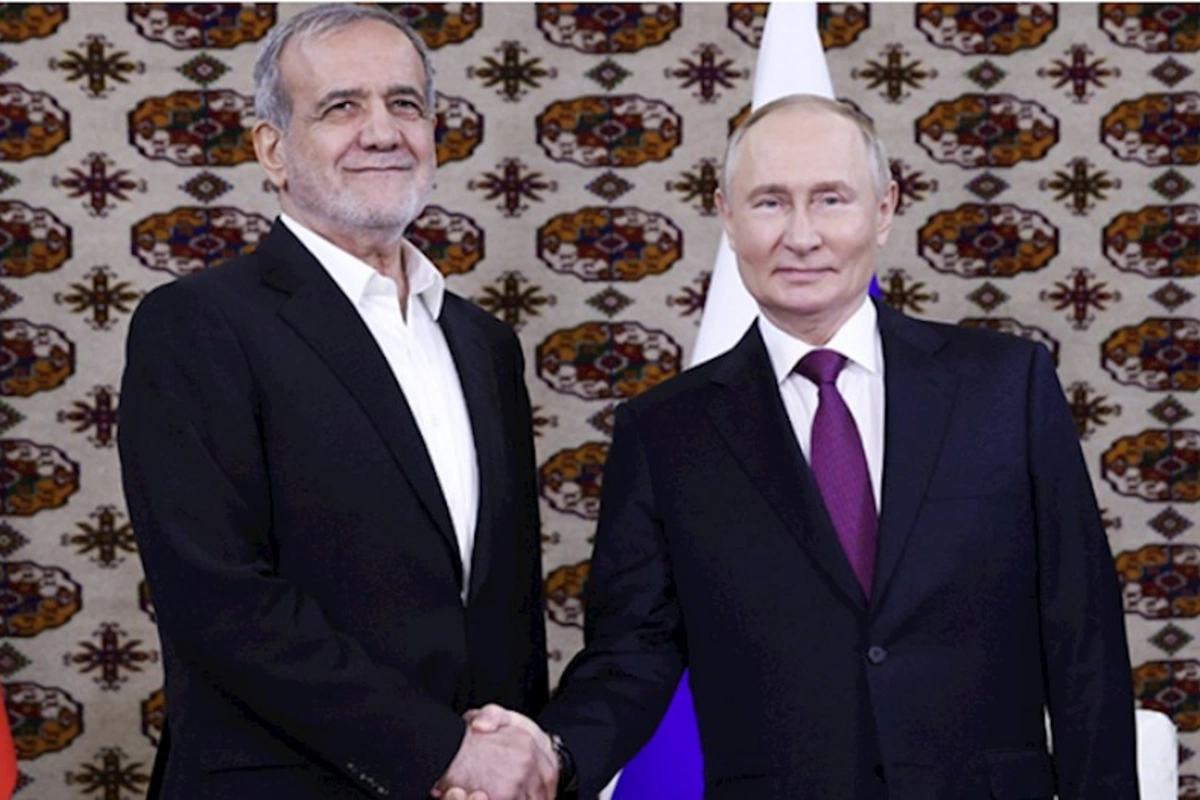 Putin Pezeşkianla telefonla danışdı