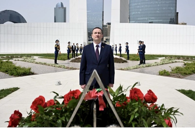 Belarusun Baş naziri Zəfər parkını ziyarət edib — FOTOLAR