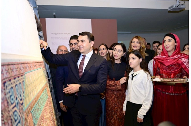 Azərbaycan Milli Xalça Muzeyində “Rabat xalça sənəti” immersiv sərgisi açılıb — FOTOLAR Azərbaycan Milli Xalça Muzeyində “Rabat xalça sənəti” immersiv sərgisi açılıb — FOTOLAR