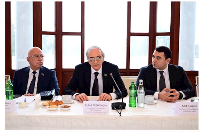 “Musiqi və incəsənət məktəblərində müəllim keyfiyyəti” mövzusunda müzakirələr aparıldı — FOTOLAR