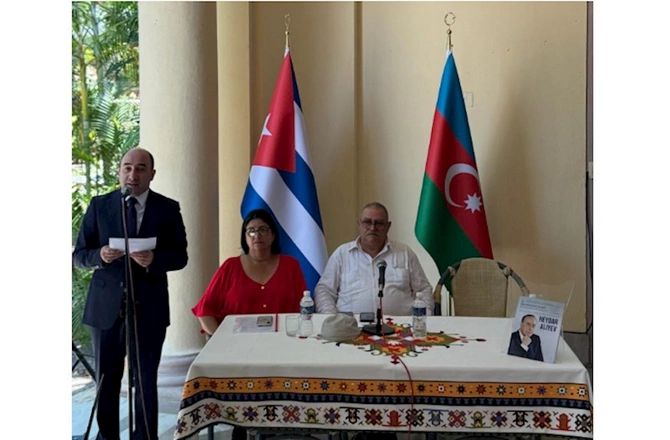 Kubada Heydər Əliyevin anadan olmasının 102 illiyi qeyd olunub — FOTOLAR Kubada Heydər Əliyevin anadan olmasının 102 illiyi qeyd olunub — FOTOLAR