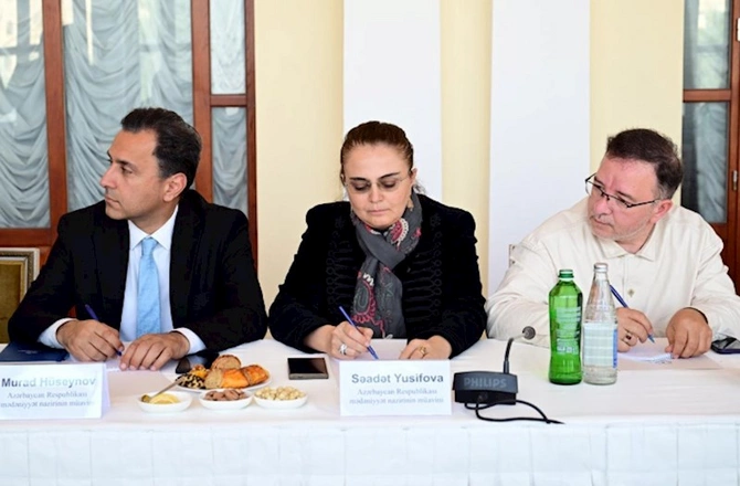 “Musiqi və incəsənət məktəblərində müəllim keyfiyyəti” mövzusunda müzakirələr aparıldı — FOTOLAR