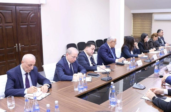 Hikmət Hacıyev media subyektlərinin rəhbərləri ilə görüşüb — FOTOLAR Hikmət Hacıyev media subyektlərinin rəhbərləri ilə görüşüb — FOTOLAR