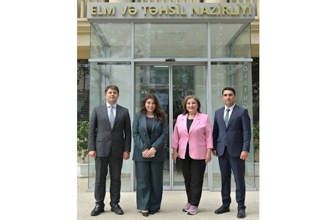 Özbəkistandan olan kommunikasiyaya məsul şəxslər Azərbaycanın müxtəlif dövlət orqan və qurumlarının fəaliyyəti ilə tanış olublar — FOTOLAR