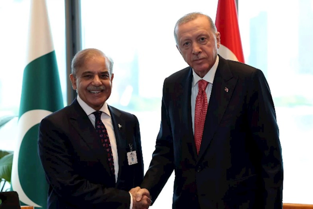 Ərdoğan Şahbaz Şəriflə telefonla danışıb