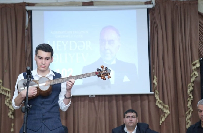 Hacıqabulda Heydər Əliyevin anadan olmasının 102-ci ildönümünə həsr olunmuş tədbir keçirildi — FOTOLAR Hacıqabulda Heydər Əliyevin anadan olmasının 102-ci ildönümünə həsr olunmuş tədbir keçirildi — FOTOLAR