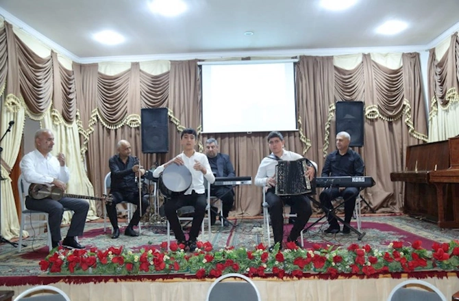 Hacıqabulda Heydər Əliyevin anadan olmasının 102-ci ildönümünə həsr olunmuş tədbir keçirildi — FOTOLAR Hacıqabulda Heydər Əliyevin anadan olmasının 102-ci ildönümünə həsr olunmuş tədbir keçirildi — FOTOLAR