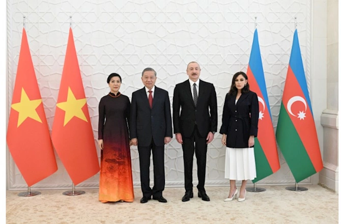 To Lamın rəsmi qarşılanma mərasimi olub — FOTOLAR