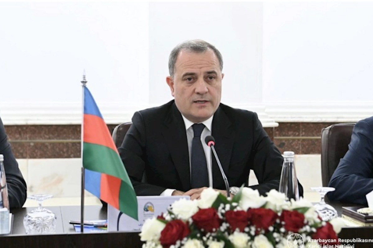 Ceyhun Bayramov çinli həmkarı ilə görüşdü