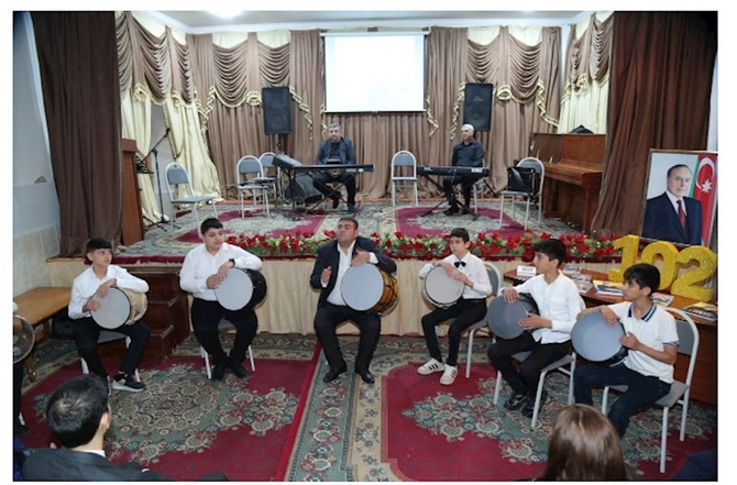 Hacıqabulda Heydər Əliyevin anadan olmasının 102-ci ildönümünə həsr olunmuş tədbir keçirildi — FOTOLAR Hacıqabulda Heydər Əliyevin anadan olmasının 102-ci ildönümünə həsr olunmuş tədbir keçirildi — FOTOLAR