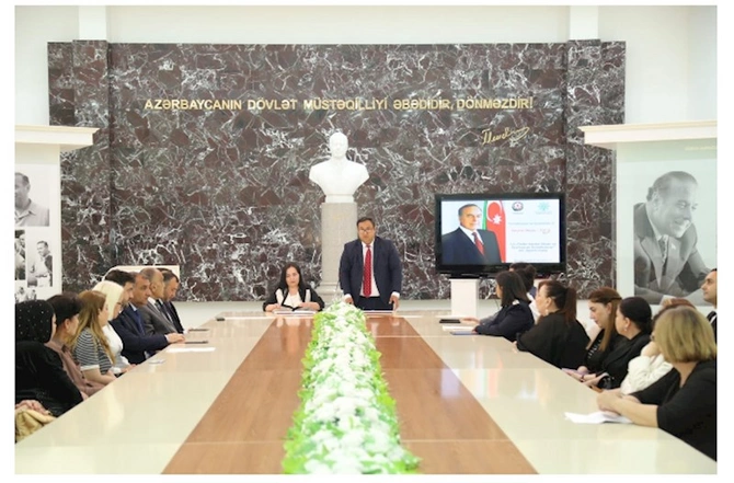 Hacıqabulda Heydər Əliyev və Azərbaycan Konstitusiyası adlı dəyirmi masa keçirildi — FOTOLAR Hacıqabulda Heydər Əliyev və Azərbaycan Konstitusiyası adlı dəyirmi masa keçirildi — FOTOLAR