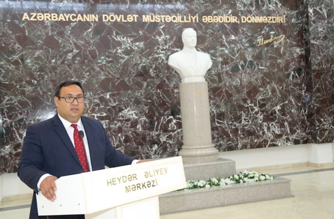 Hacıqabulda Heydər Əliyev və Azərbaycan Konstitusiyası adlı dəyirmi masa keçirildi — FOTOLAR Hacıqabulda Heydər Əliyev və Azərbaycan Konstitusiyası adlı dəyirmi masa keçirildi — FOTOLAR