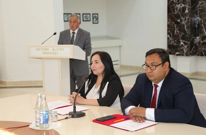 Hacıqabulda Heydər Əliyev və Azərbaycan Konstitusiyası adlı dəyirmi masa keçirildi — FOTOLAR Hacıqabulda Heydər Əliyev və Azərbaycan Konstitusiyası adlı dəyirmi masa keçirildi — FOTOLAR