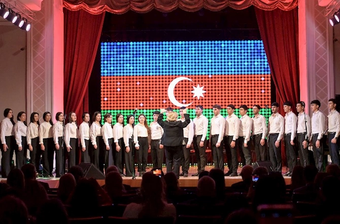 “Sən elə bir zirvəsən” respublika ifa müsabiqəsinin yekun konserti — FOTOLAR “Sən elə bir zirvəsən” respublika ifa müsabiqəsinin yekun konserti — FOTOLAR