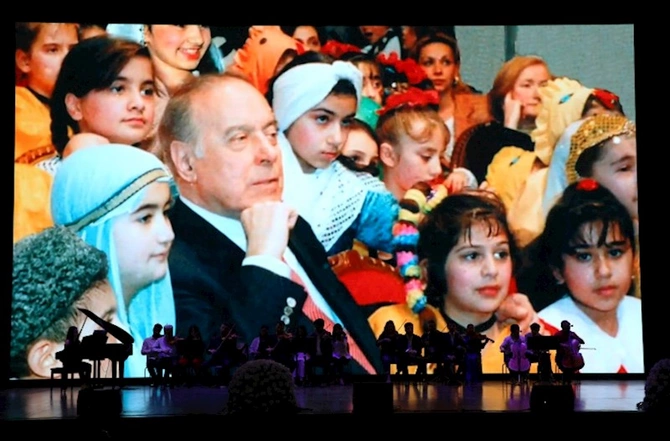 AHİK Sən elə bir zirvəsən adlı tədbir təşkil edib — FOTOLAR AHİK Sən elə bir zirvəsən adlı tədbir təşkil edib — FOTOLAR