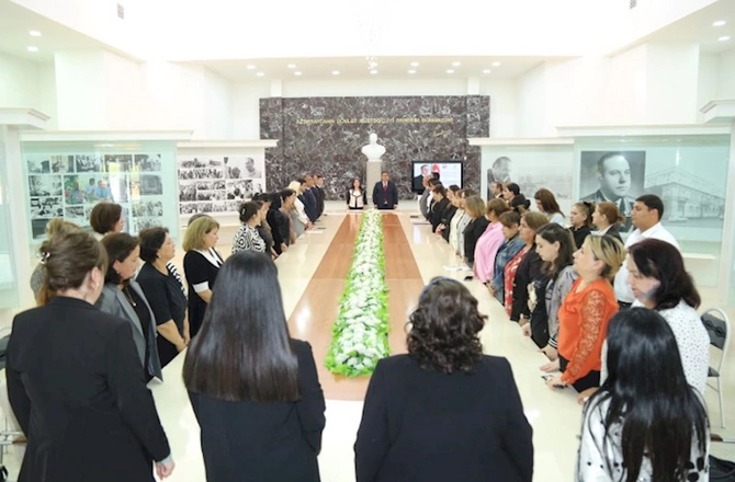 Hacıqabulda Heydər Əliyev və Azərbaycan Konstitusiyası adlı dəyirmi masa keçirildi — FOTOLAR Hacıqabulda Heydər Əliyev və Azərbaycan Konstitusiyası adlı dəyirmi masa keçirildi — FOTOLAR