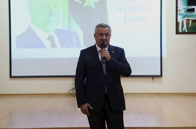 Heydər Əliyevin 102-ci ildönümü Həştərxanda qeyd edildi — FOTOLAR Heydər Əliyevin 102-ci ildönümü Həştərxanda qeyd edildi — FOTOLAR