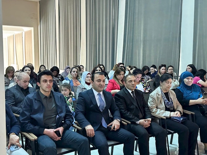 Sözün Gücü layihəsi Nüsrət Kəsəmənliyə həsr olunub — FOTOLAR