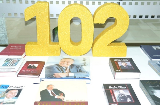 Hacıqabulda Heydər Əliyev və Azərbaycan Konstitusiyası adlı dəyirmi masa keçirildi — FOTOLAR Hacıqabulda Heydər Əliyev və Azərbaycan Konstitusiyası adlı dəyirmi masa keçirildi — FOTOLAR