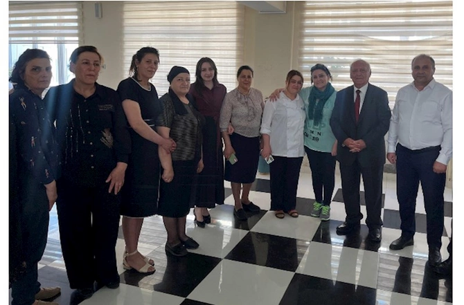 Yaqub Mahmudov və qızı Balakəndə uşaqlarla görüşdülər — FOTOLAR