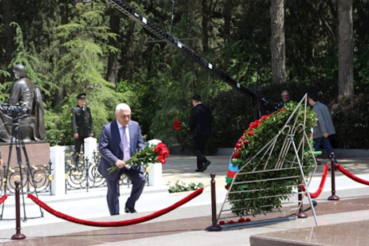 “AzərEnerji” Heydər Əliyevlə bağlı tədbirlər keçirib — FOTOLAR