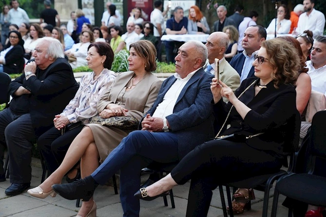 İçərişəhərdə şairə Nigar Həsənzadənin “Mənim Tanrım” adlı poeziya axşamı keçirilib — FOTOLAR İçərişəhərdə şairə Nigar Həsənzadənin “Mənim Tanrım” adlı poeziya axşamı keçirilib — FOTOLAR
