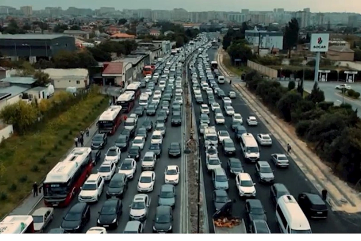 Həftənin ilk iş günündə yenə tıxac