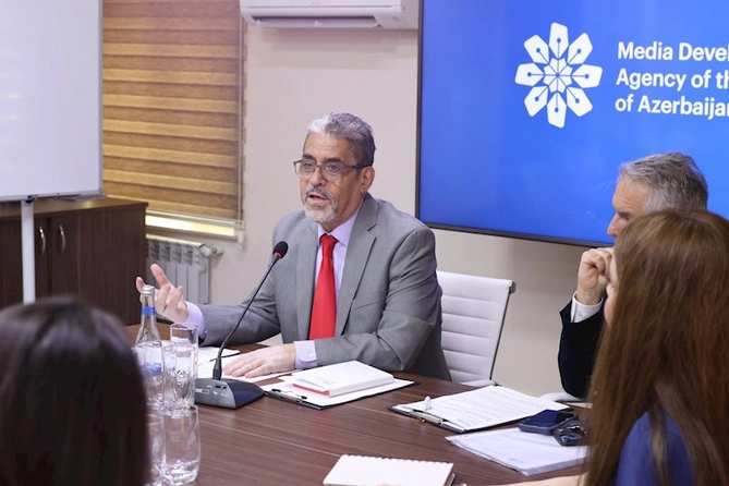 “Saxta xəbər və dezinformasiyaya qarşı mübarizədə jurnalistikanın gücü” mövzusunda təlim keçirilib — FOTOLAR “Saxta xəbər və dezinformasiyaya qarşı mübarizədə jurnalistikanın gücü” mövzusunda təlim keçirilib — FOTOLAR