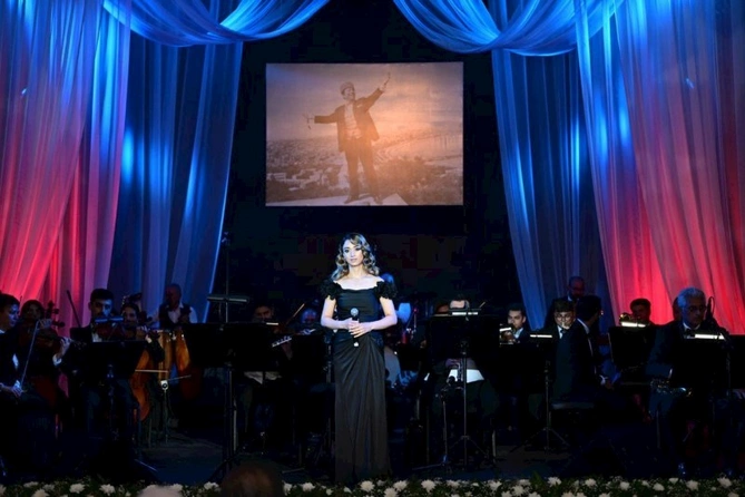 Dövlət Mahnı Teatrında Rəşid Behbudovun xatirə otağı yaradıldı — FOTOLAR