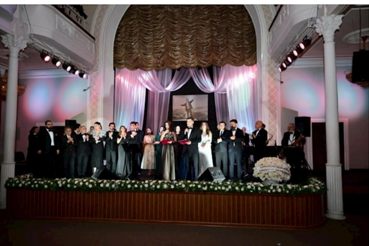 Dövlət Mahnı Teatrında Rəşid Behbudovun xatirə otağı yaradıldı — FOTOLAR