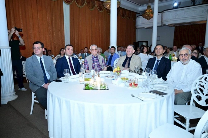 Dövlət Mahnı Teatrında Rəşid Behbudovun xatirə otağı yaradıldı — FOTOLAR