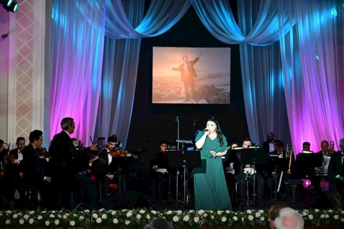 Dövlət Mahnı Teatrında Rəşid Behbudovun xatirə otağı yaradıldı — FOTOLAR