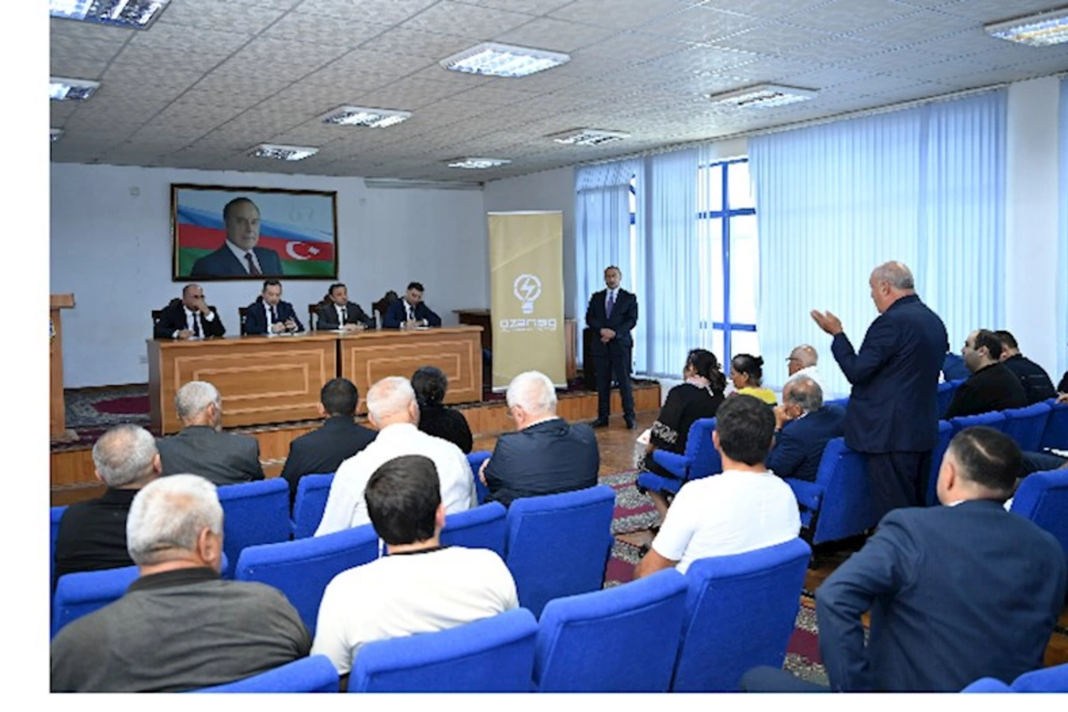 “Azərişıq” ASC-nin nümayəndələri Şəmkirdə sahibkarlarla görüşüb — FOTO