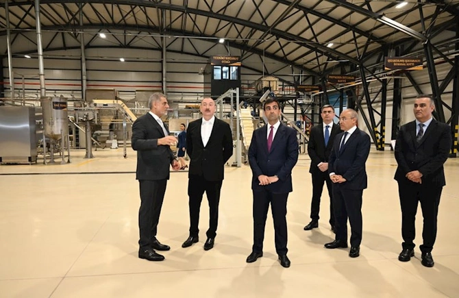Prezident Bakıda yeni zavodun açılışında iştirak etdi — FOTOLAR Prezident Bakıda yeni zavodun açılışında iştirak etdi — FOTOLAR