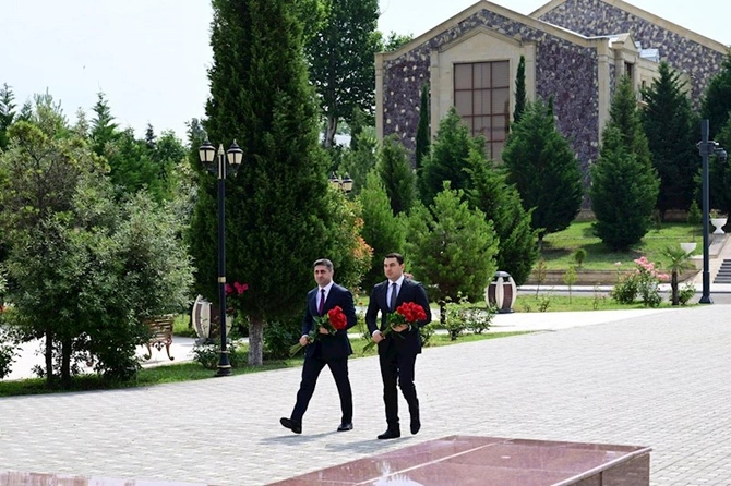 Mədəniyyət naziri Adil Kərimli Göygöl rayonunda vətəndaşların müraciətlərini dinləyib — FOTOLAR