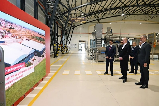 Prezident Bakıda yeni zavodun açılışında iştirak etdi — FOTOLAR Prezident Bakıda yeni zavodun açılışında iştirak etdi — FOTOLAR