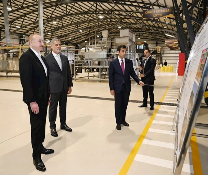 Prezident Bakıda yeni zavodun açılışında iştirak etdi — FOTOLAR Prezident Bakıda yeni zavodun açılışında iştirak etdi — FOTOLAR