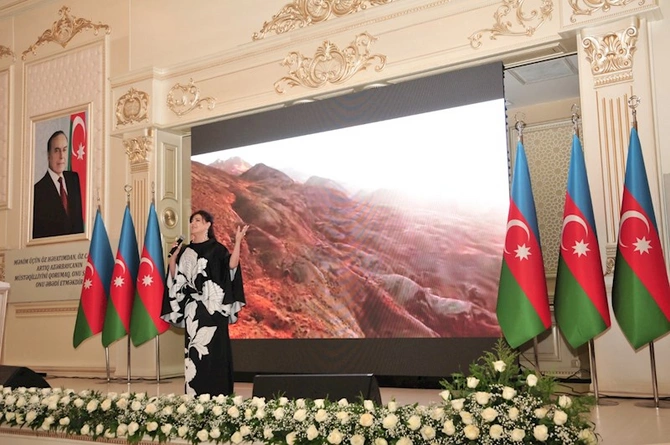 Abşeron rayonunda 15 iyun — Milli Qurtuluş Gününə həsr olunan tədbir keçirilib (FOTOLAR) Abşeron rayonunda 15 iyun — Milli Qurtuluş Gününə həsr olunan tədbir keçirilib (FOTOLAR)