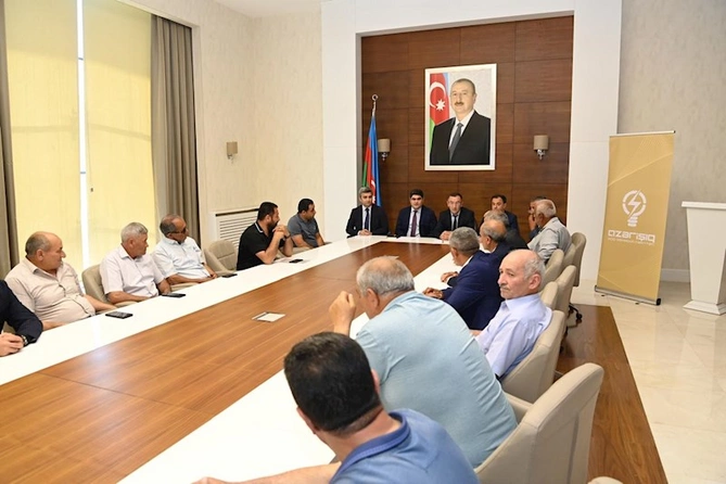 “Azərişıq” ASC-nin nümayəndələri Xızıda fermer və sahibkarlarla görüşüb — FOTOLAR